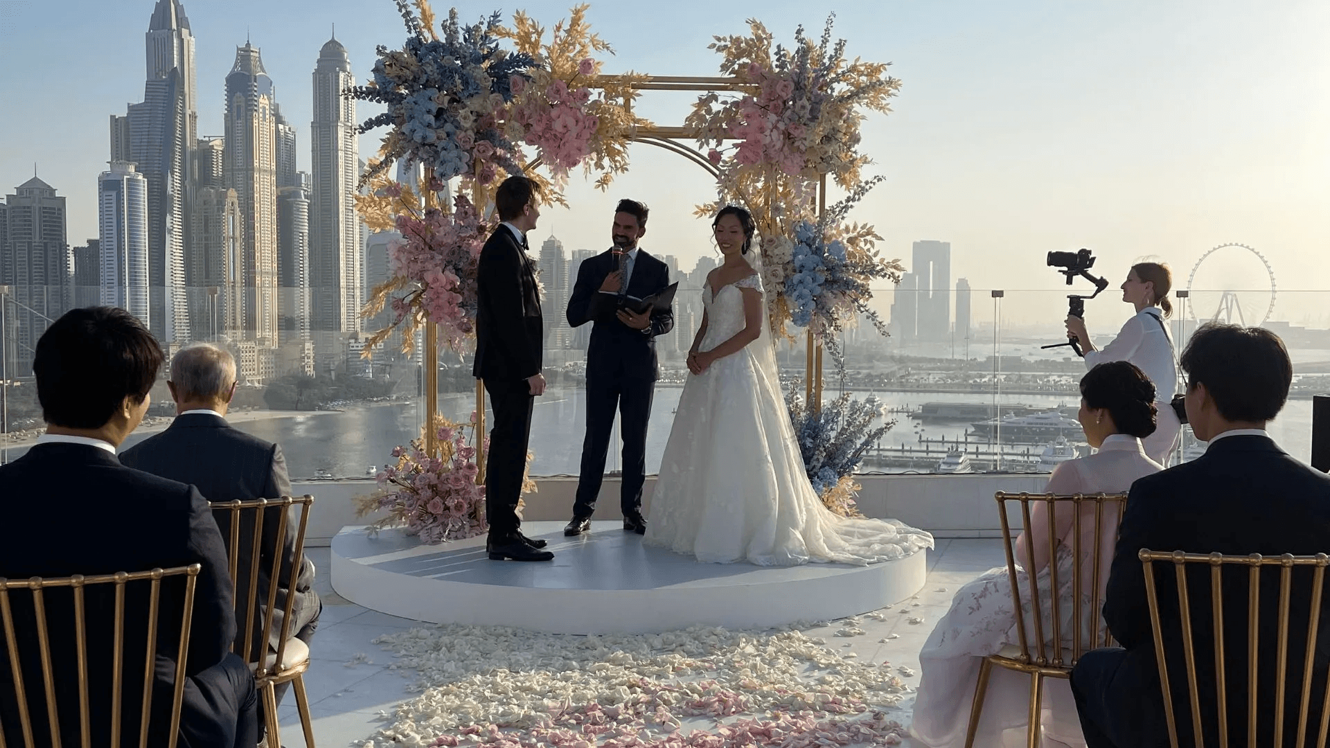 Darryl Rees performing as a WEDDING MC in Dubai Darryl Rees performing as a WEDDING MC in Dubai